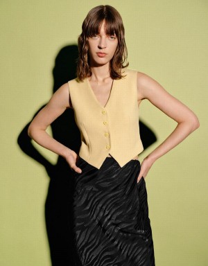 Chaleco Urban Revivo Button Up V-Neck Waistcoat Mujer Amarillos | MJI6367KO