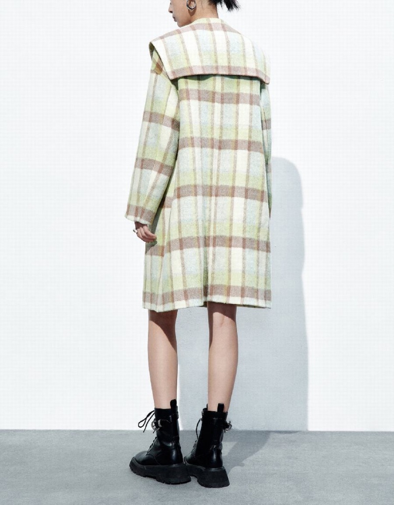 Abrigos Urban Revivo Plaid Directo Furry Mujer Blancos Verdes | MGM87100LO