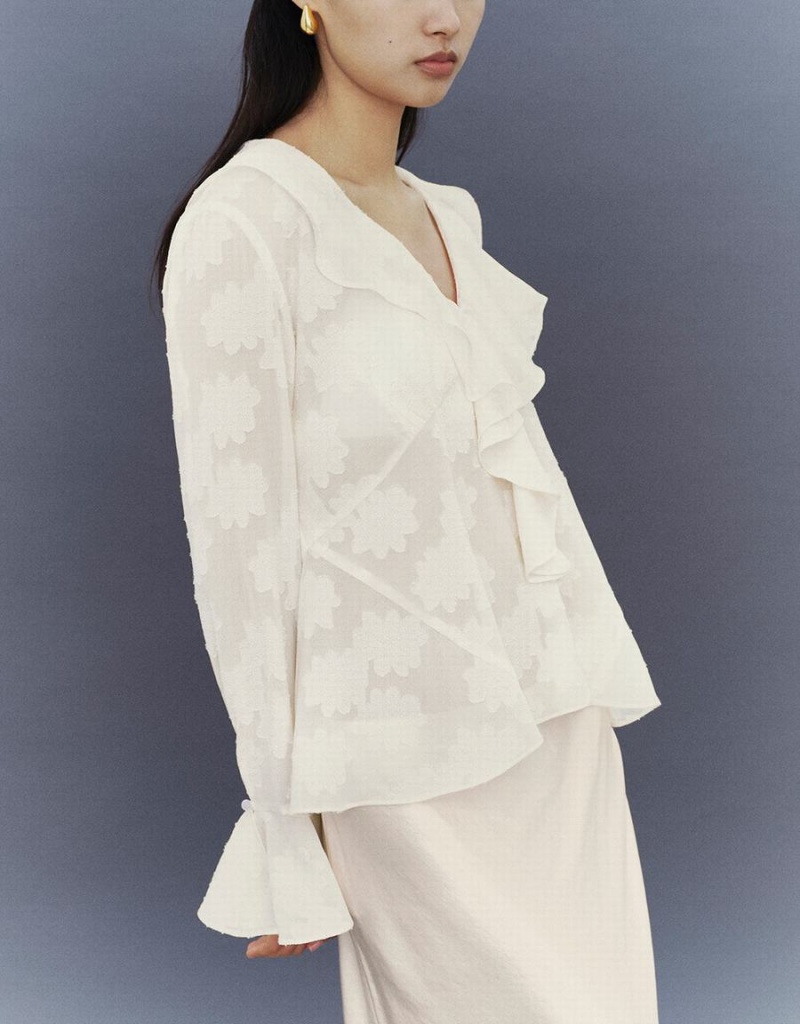 Blusa Urban Revivo Ruffle V-Neck Overhead Mujer Blancos | IQC4438KD