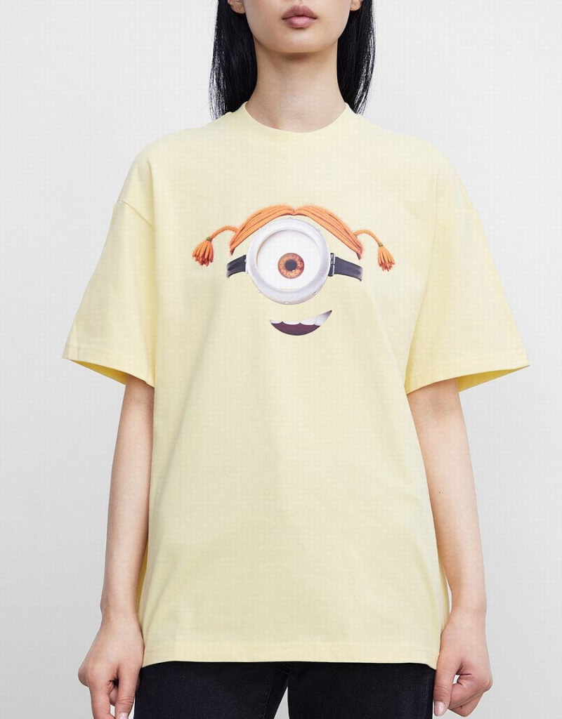 Camiseta Urban Revivo Minions Mujer Amarillos | ONQ4074EW