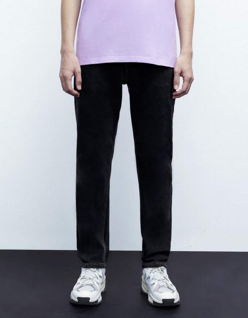 Jeans Urban Revivo Directo Fit Hombre Negros | TPO9016VU