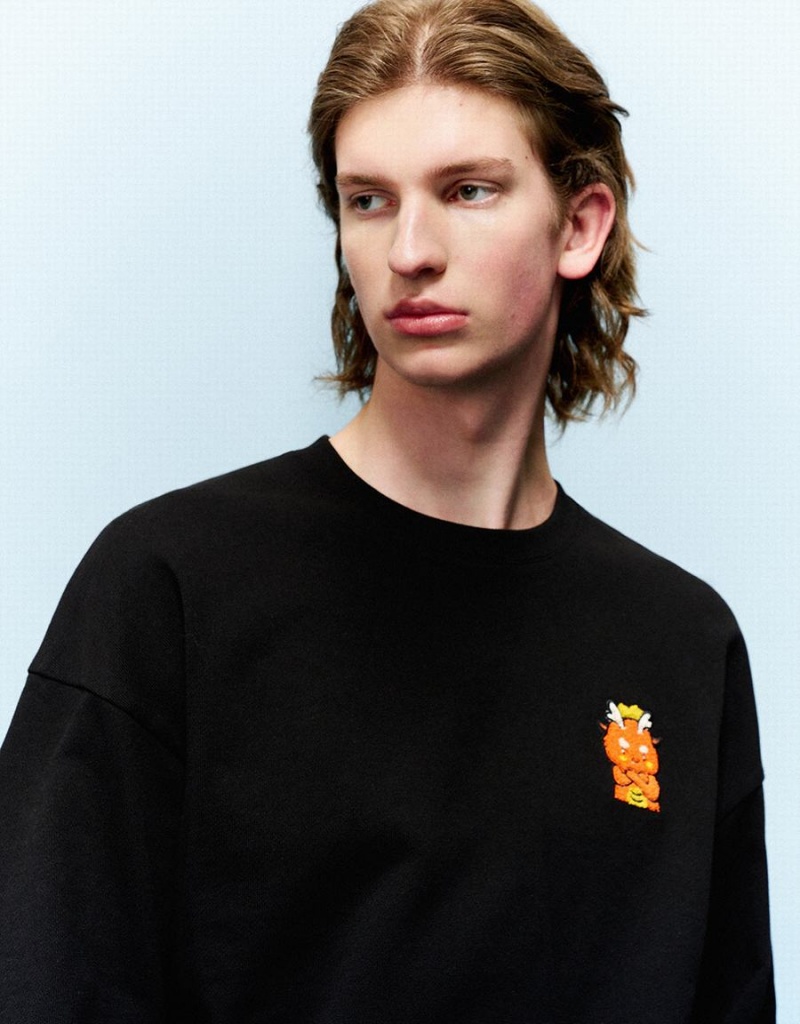 Sudaderas Urban Revivo Embossed Crew Neck Hombre Negros | HGO6984YY