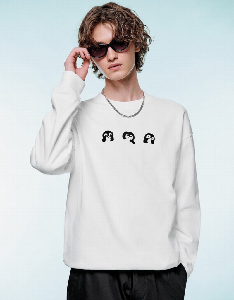 Sudaderas Urban Revivo Penguins Printed Crew Neck Hombre Blancos | RRC10070MC