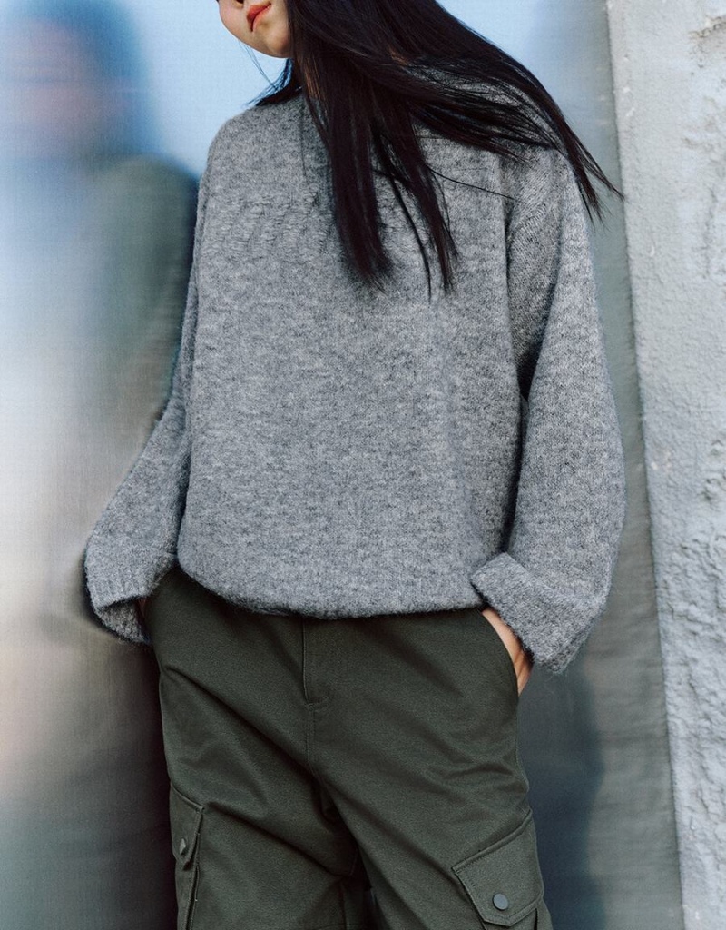 Suéteres Urban Revivo Letter Embossed Crew Neck Mujer Grises | RQM4378CA